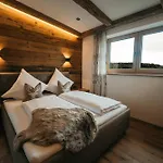 Wohlfuehlzeit Naturdesign Chalet's Alpehytte
